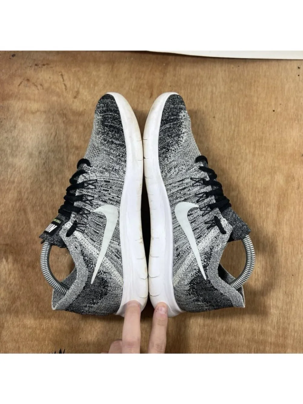 Nike Free RN Flyknit Women Size 10 Running Shoes Oreo Black White 880844-003